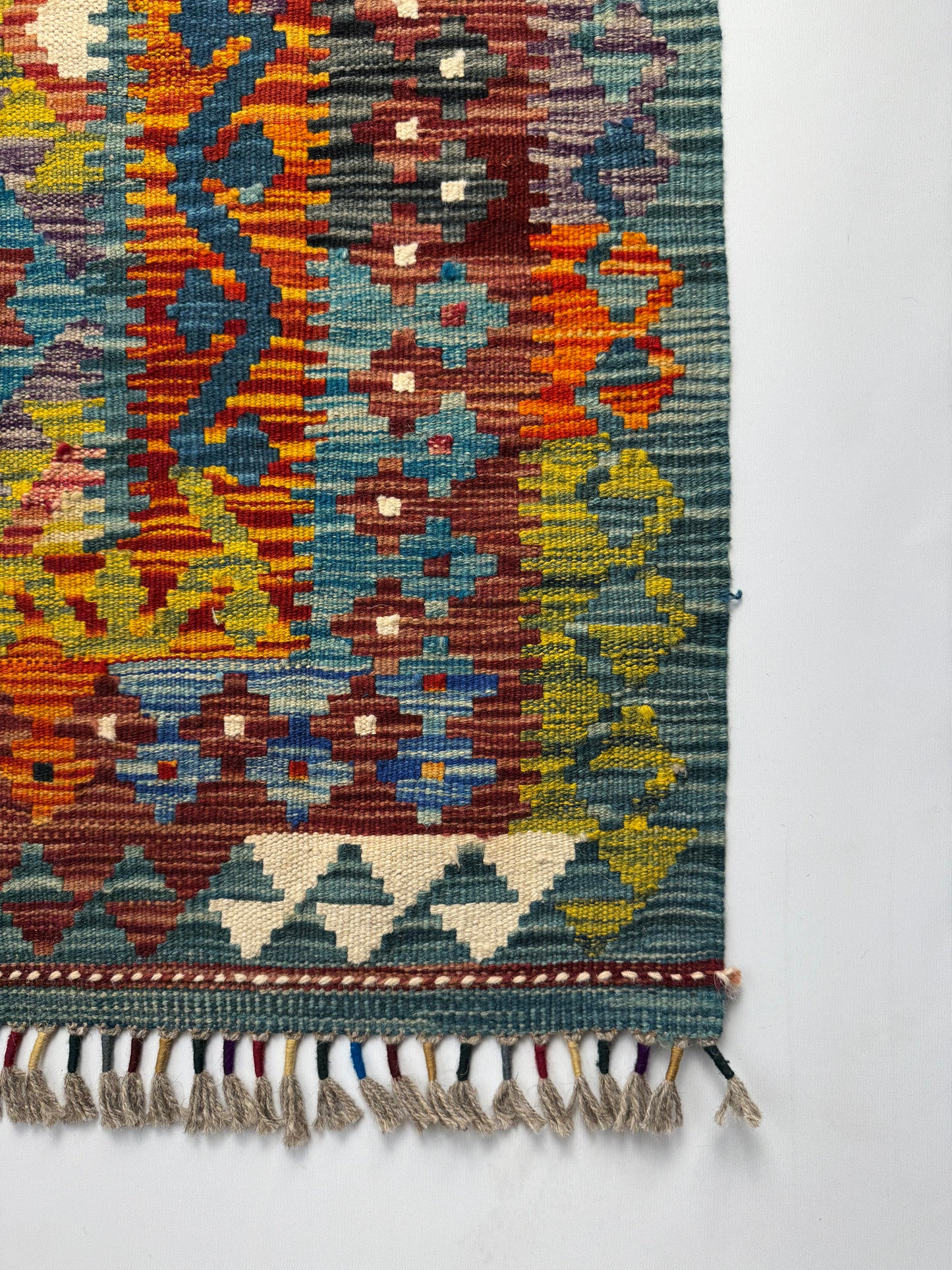 Nomad Glow El Dokuma Kilim – Geniş Ölçekli Geometrik Desenli Renkli Otantik Kilim (1.74 x 2.49 m) | NG-0035