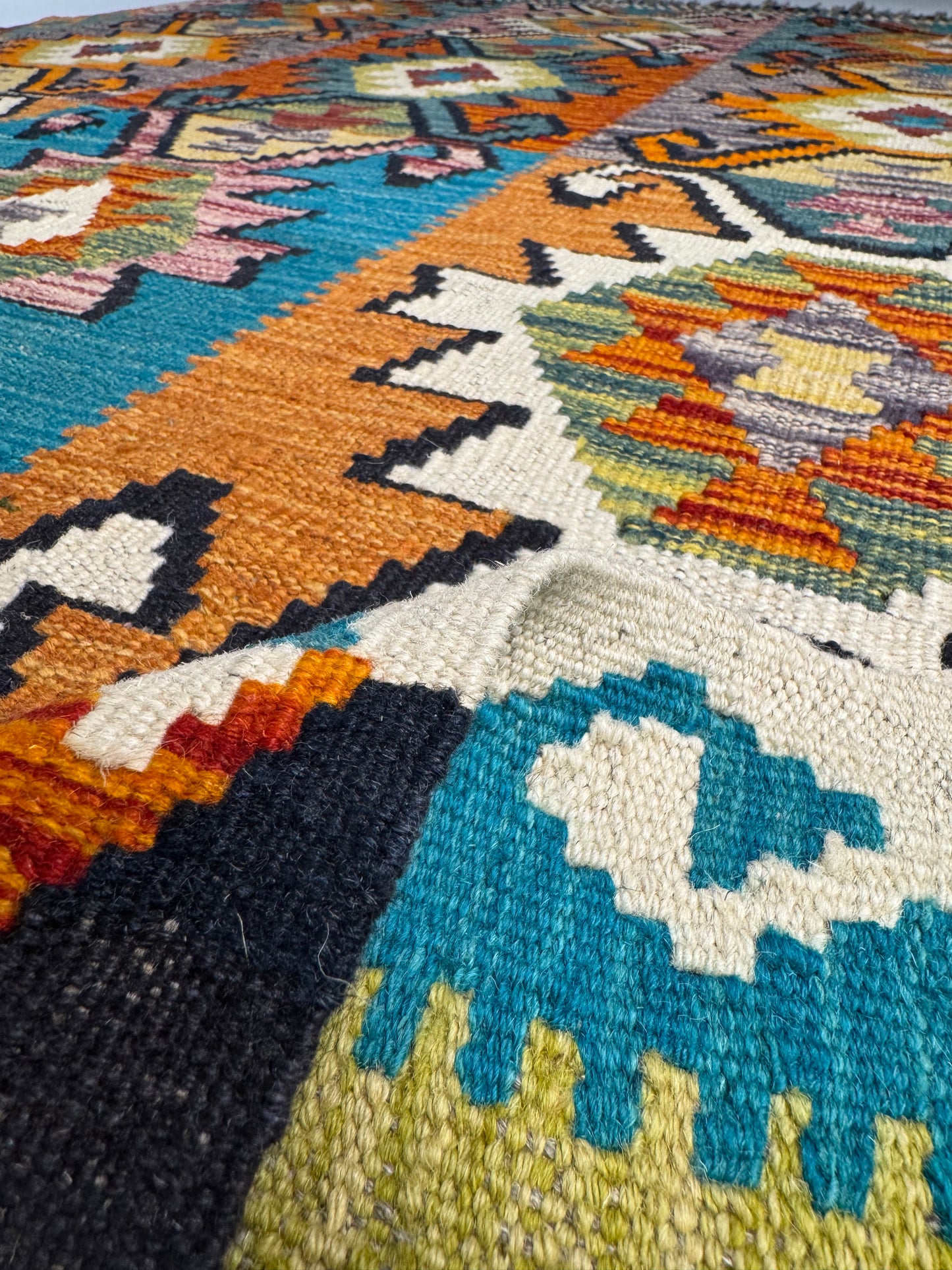 Nomad Glow El Dokuma Kilim – Sarı Zeminli Canlı Geometrik Desenli Otantik Kilim (1.29 x 2.02 m) | NG-0025