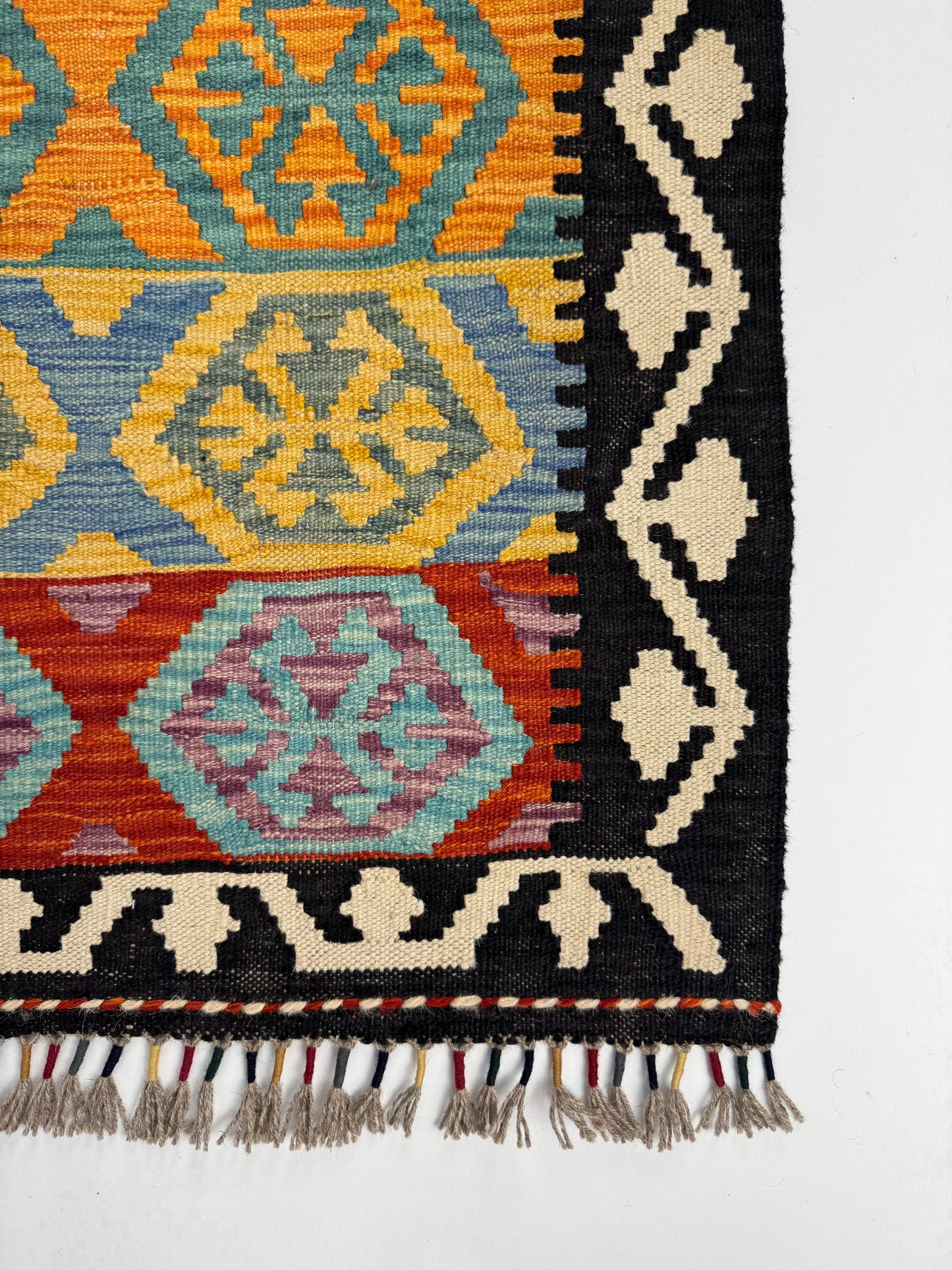 Nomad Glow El Dokuma Kilim – Renkli Sıra Motifli Geometrik Otantik Kilim (1.22 x 1.77 m) | NG-0033