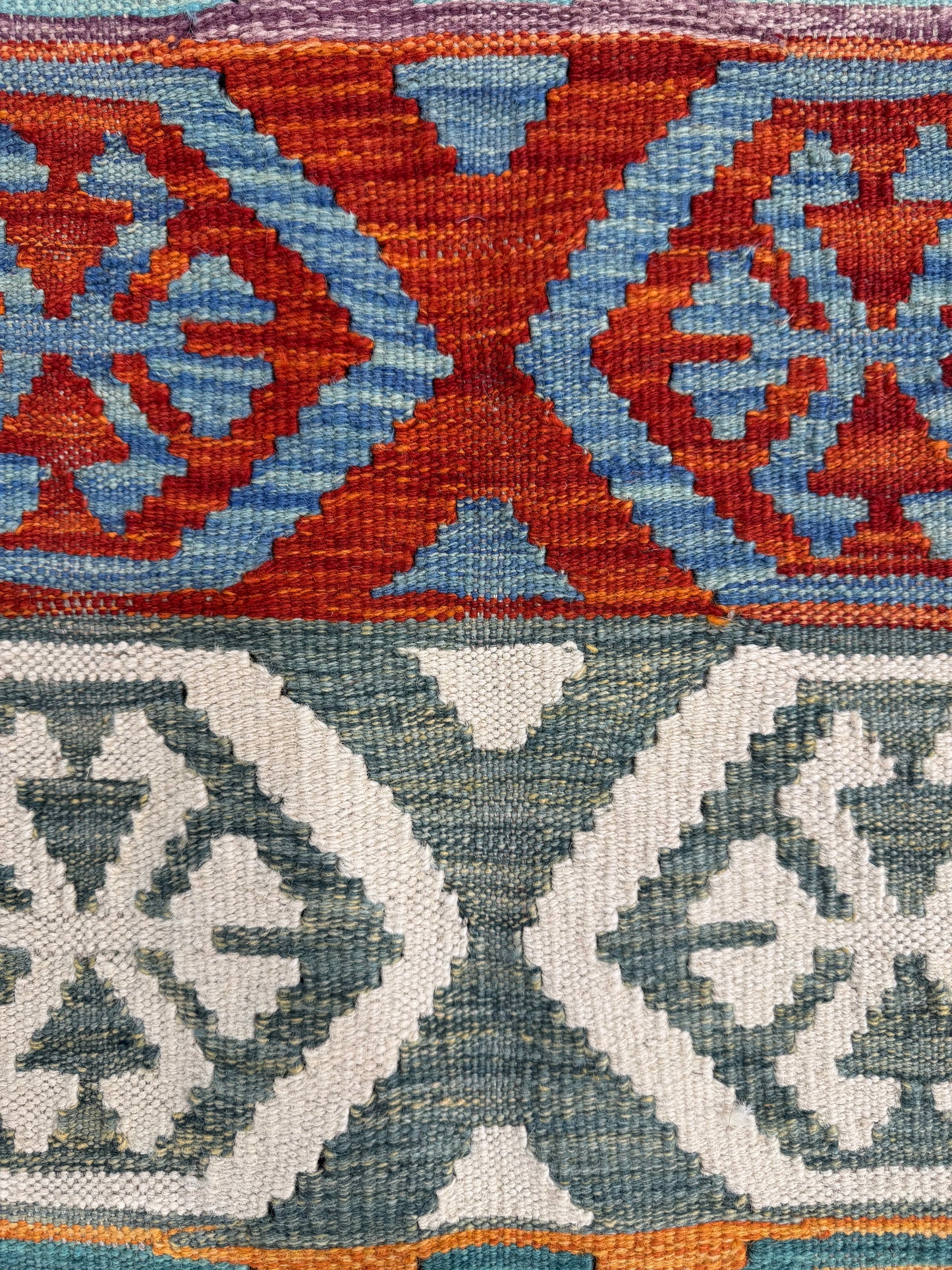 Nomad Glow El Dokuma Kilim – Renkli Sıra Motifli Geometrik Otantik Kilim (1.22 x 1.77 m) | NG-0033