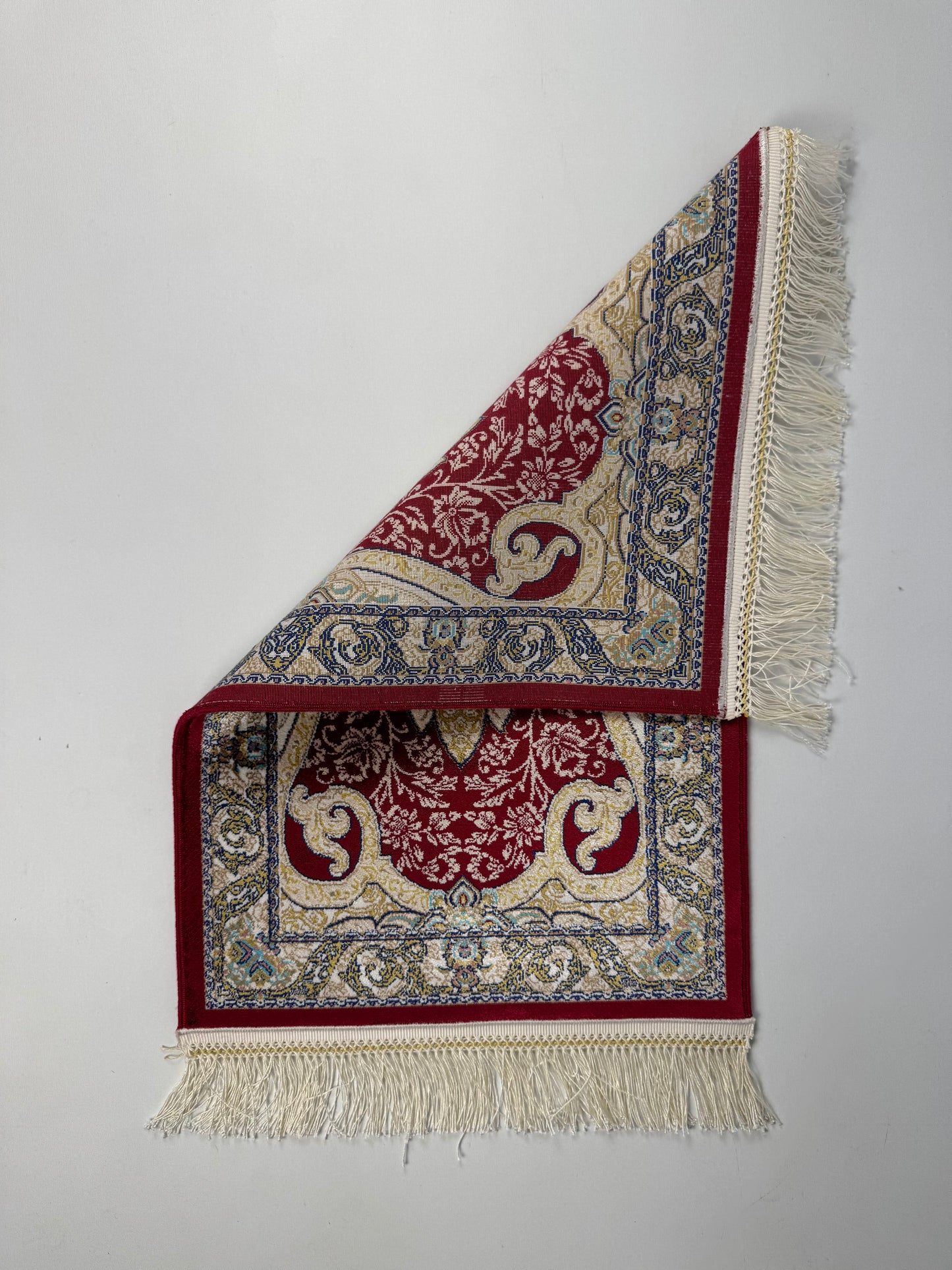 Silken Echo İpeksi Dokuma Halı – Bordo Zeminli Zarif Çiçek Motifli Küçük Halı (0.40 x 0.60 m) | SE-0036