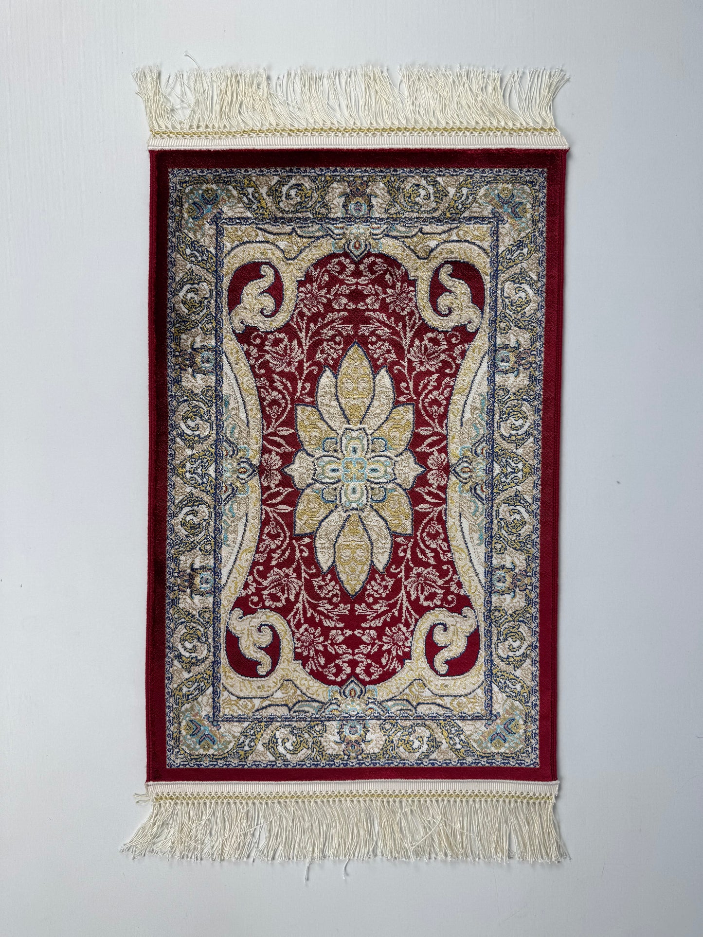 Silken Echo İpeksi Dokuma Halı – Bordo Zeminli Zarif Çiçek Motifli Küçük Halı (0.40 x 0.60 m) | SE-0036