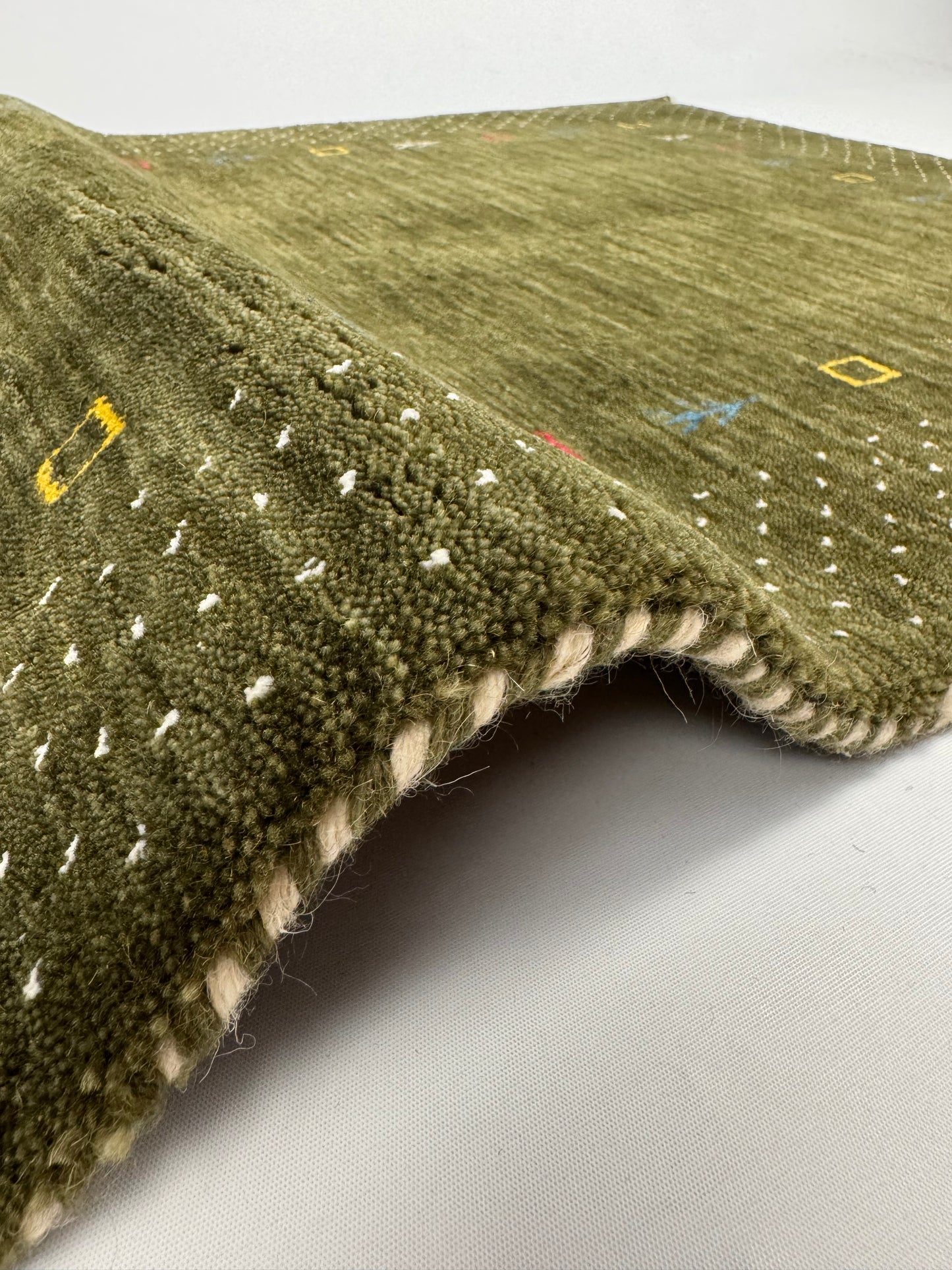 Color Loom El Dokuma Halı CL-0013 | Yeşil Motifli El Yapımı Türk Halısı, Modern Vintage Dekoratif Kilim