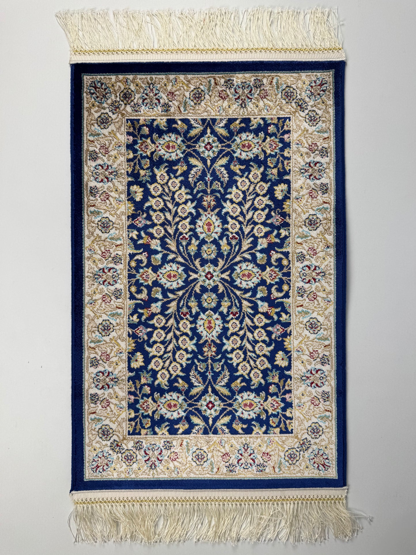Silken Echo İpeksi Dokuma Halı – Lacivert Zeminli Klasik Çiçek Motifli Halı (0.40 x 0.60 m) | SE-0045