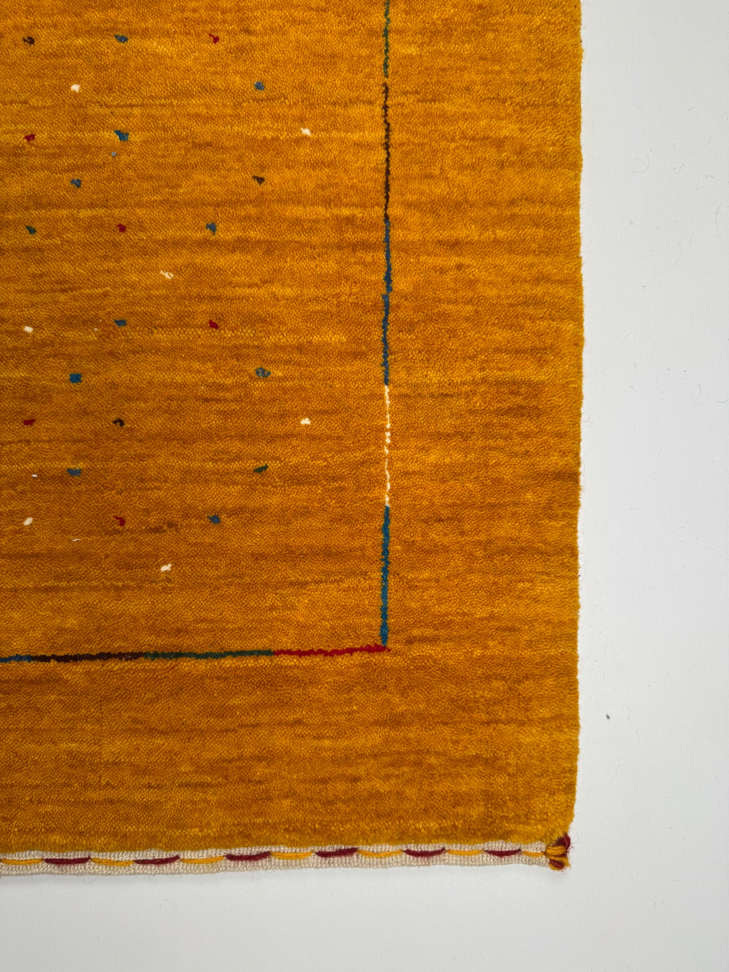 Color Loom El Dokuma Halı CL-0008 | Sarı Minimalist Motifli El Yapımı Türk Halısı, Modern Vintage Dekoratif Kilim