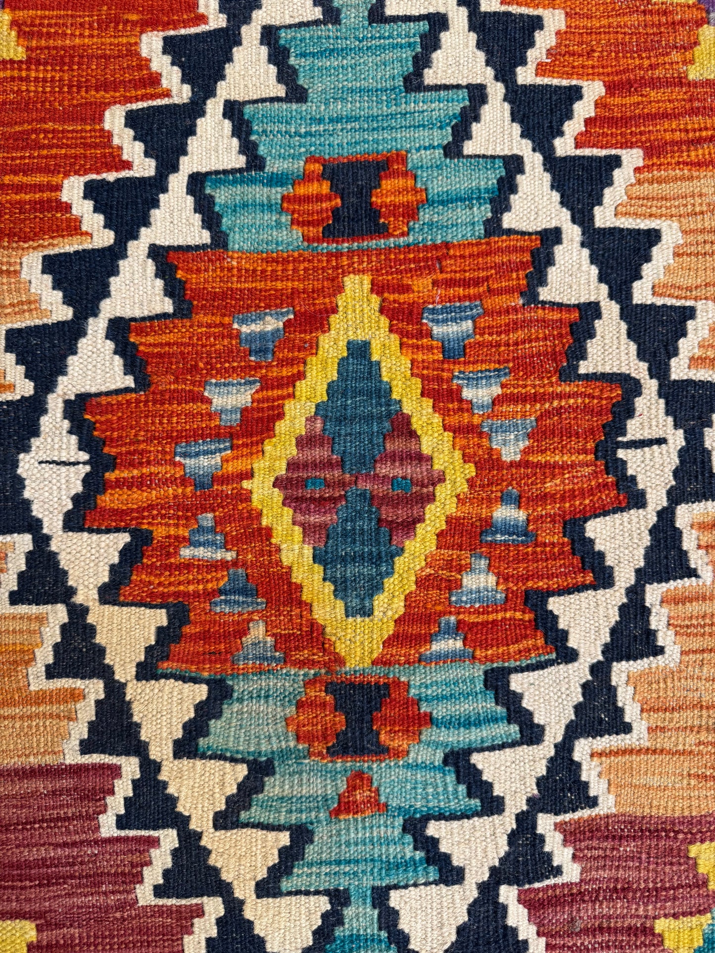 Nomad Glow El Dokuma Kilim – Sarı, Turuncu ve Mavi Geometrik Desenli Otantik Kilim (0.83 x 2.88 m) | NG-0026