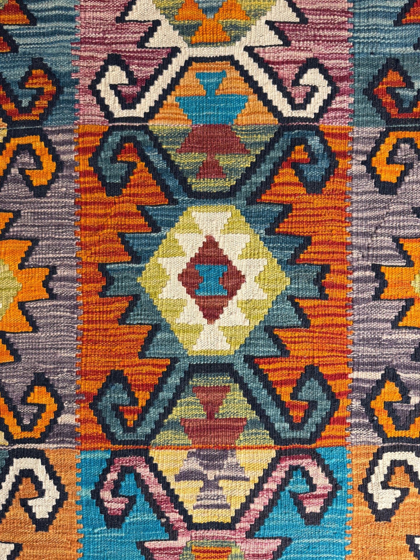 Nomad Glow El Dokuma Kilim – Sarı Zeminli Canlı Geometrik Desenli Otantik Kilim (1.29 x 2.02 m) | NG-0025
