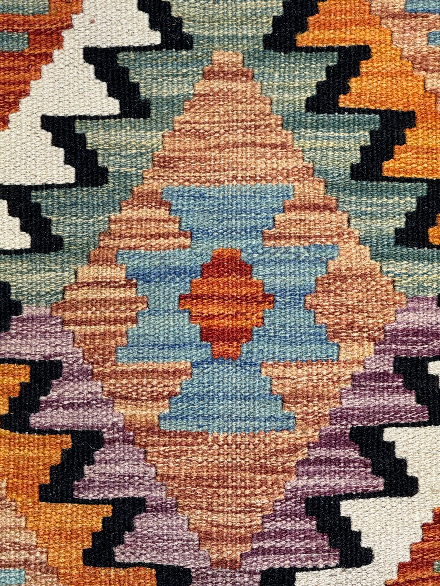 Nomad Glow El Dokuma Kilim – Turuncu ve Mavi Geometrik Desenli Otantik Kilim (0.79 x 1.27 m) | NG-0022