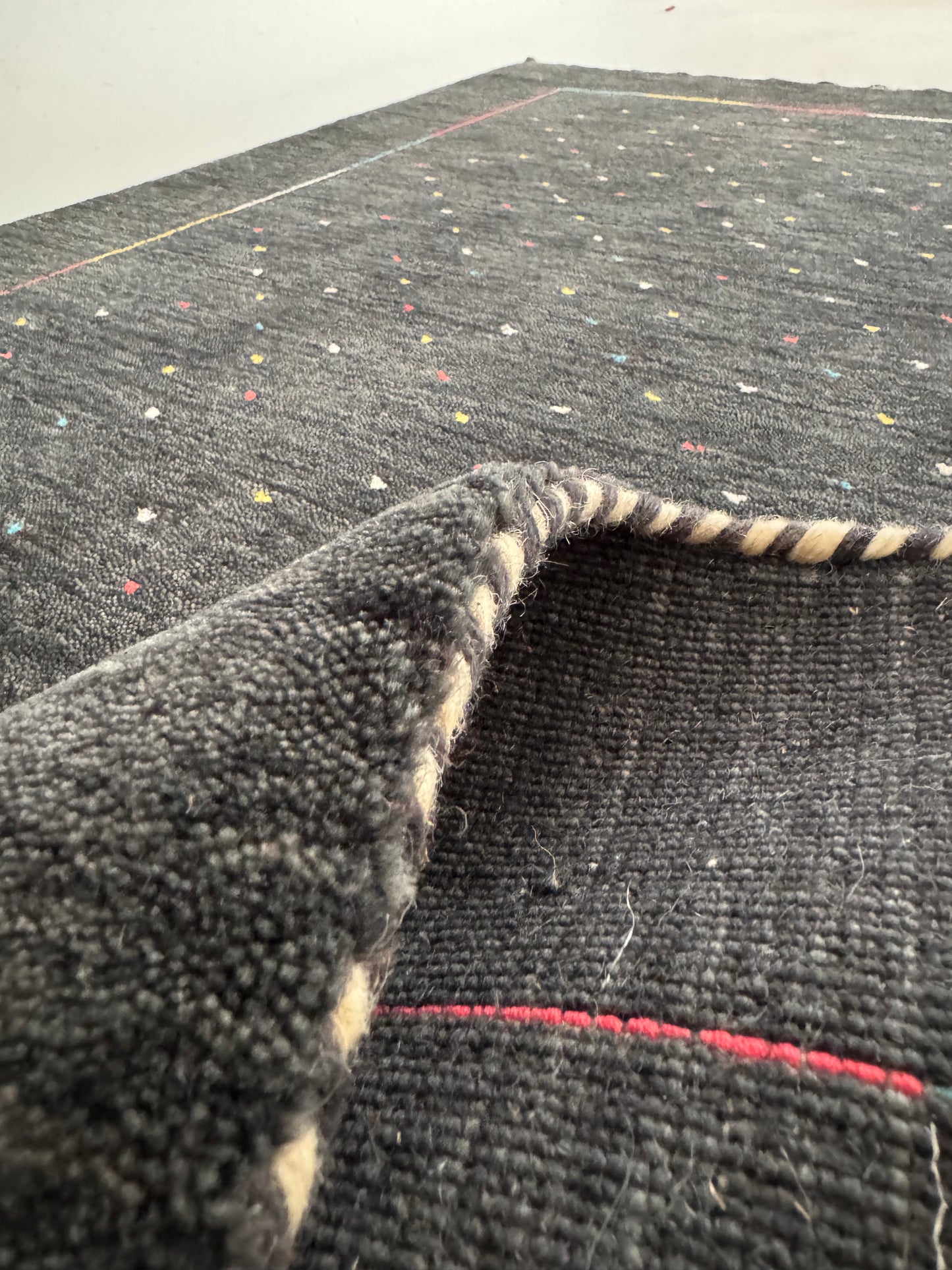 Color Loom El Dokuma Halı CL-0011 | Gri Minimalist Motifli El Yapımı Türk Halısı, Modern Vintage Dekoratif Kilim