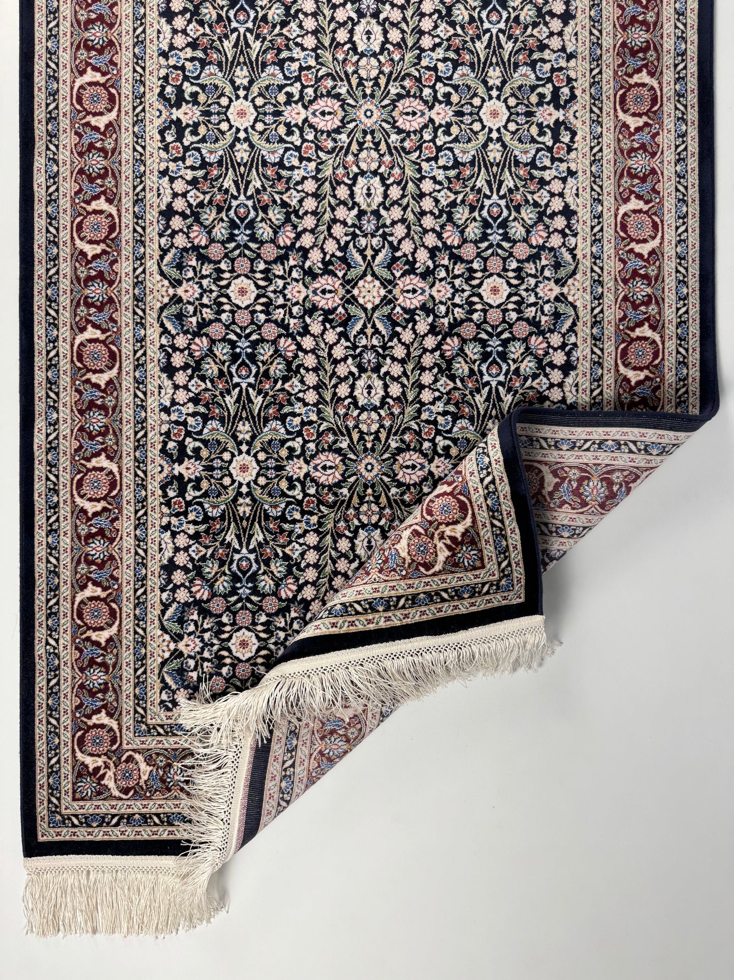 Silken Echo Halı – Siyah Krem İpeksi Dokulu Çiçek Desenli Klasik Dekoratif Halı (0.80 x 1.25 m) | SE-0052