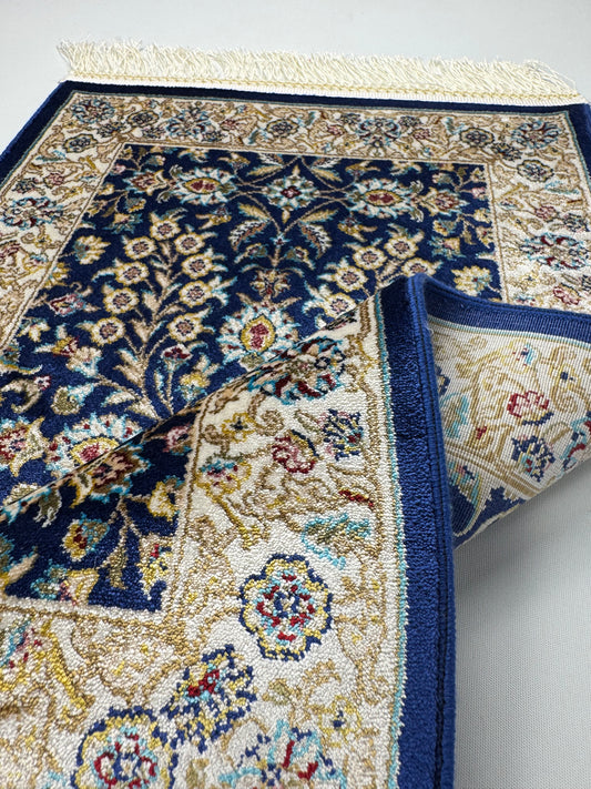 Silken Echo İpeksi Dokuma Halı – Lacivert Zeminli Klasik Çiçek Motifli Halı (0.40 x 0.60 m) | SE-0045