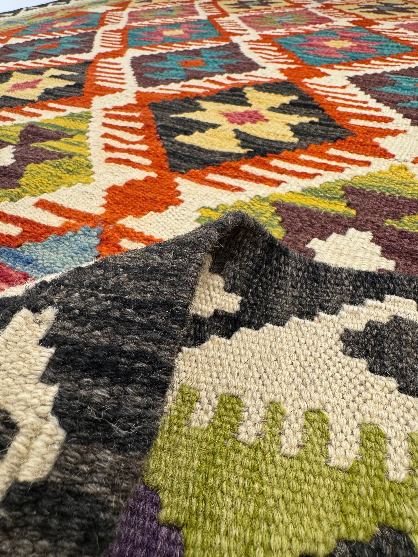 Nomad Glow El Dokuma Kilim – Sarı Zeminli Kırmızı ve Mavi Elmas Desenli Otantik Kilim (1.22 x 1.80 m) | NG-0031