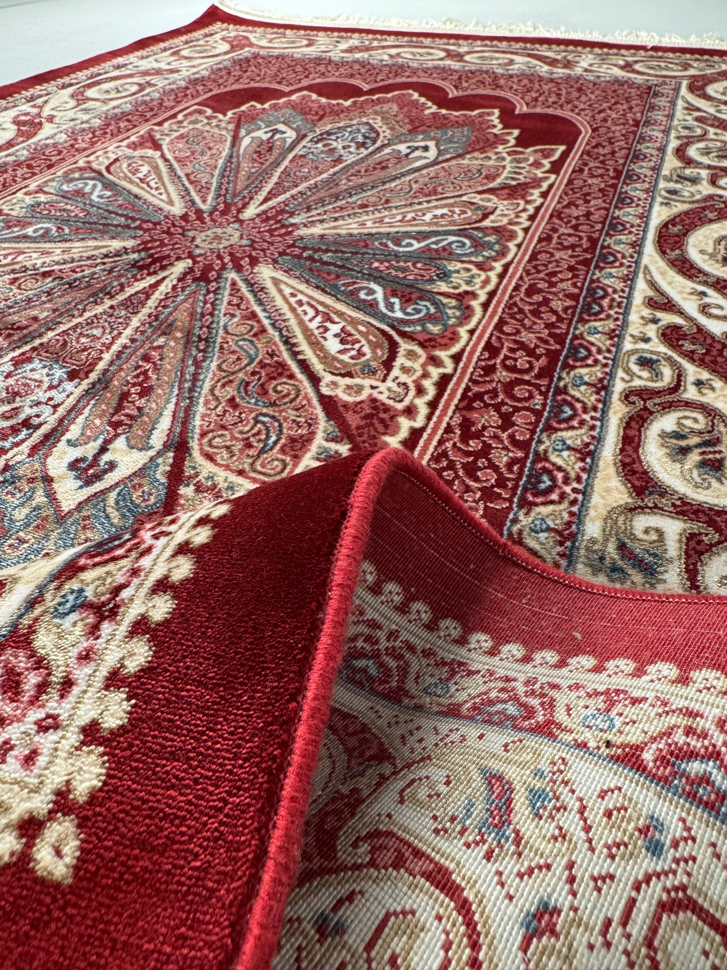 Silken Echo Halı – Bordo Krem İpeksi Dokulu Modern Dekoratif Halı (0.80 x 1.25 m) | SE-0046