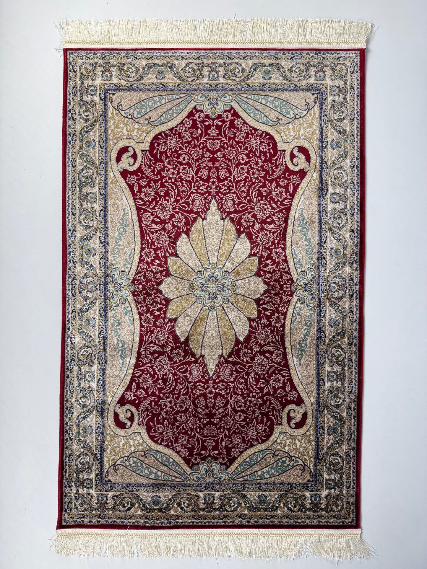 Silken Echo Halı – Bordo Krem İpeksi Dokulu Büyük Motifli Klasik Desenli Dekoratif Halı (0.80 x 1.25 m) | SE-0049