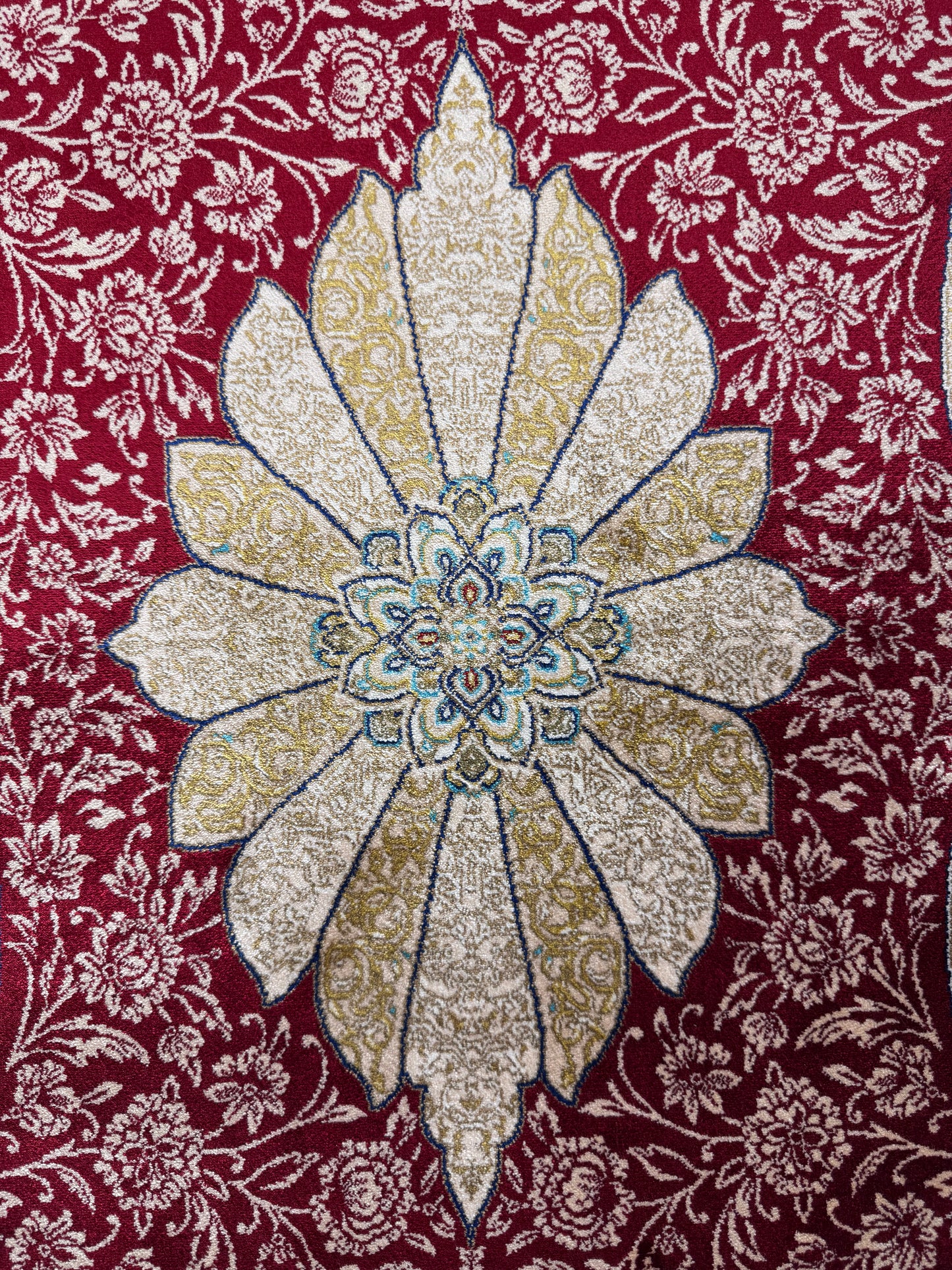 Silken Echo Halı – Bordo Krem İpeksi Dokulu Büyük Motifli Klasik Desenli Dekoratif Halı (0.80 x 1.25 m) | SE-0049