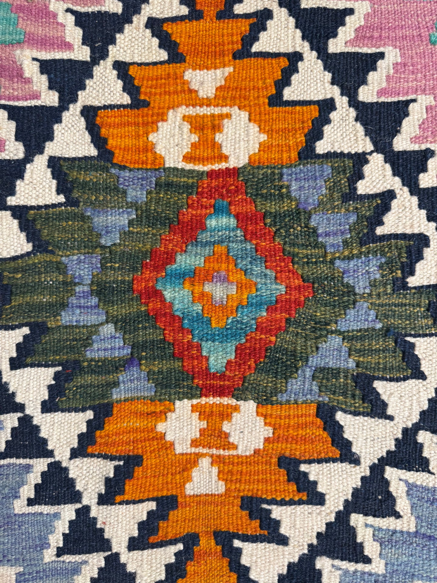 Nomad Glow El Dokuma Kilim – Canlı Geometrik ve Etnik Desenli Otantik Kilim (0.82 x 2.81 m) | NG-0027