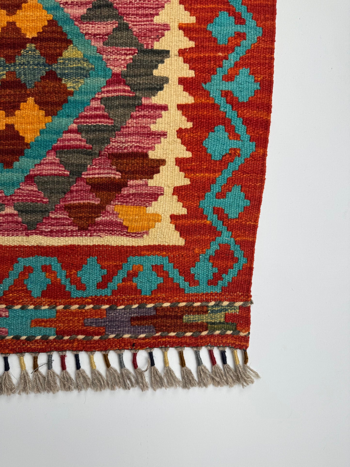 El Dokuma Kırmızı-Turkuaz Küçük Kilim – Etnik Desenli Dekoratif Otantik Halı (0.61 x 0.94 m) | Nomad Glow Serisi NG-0007