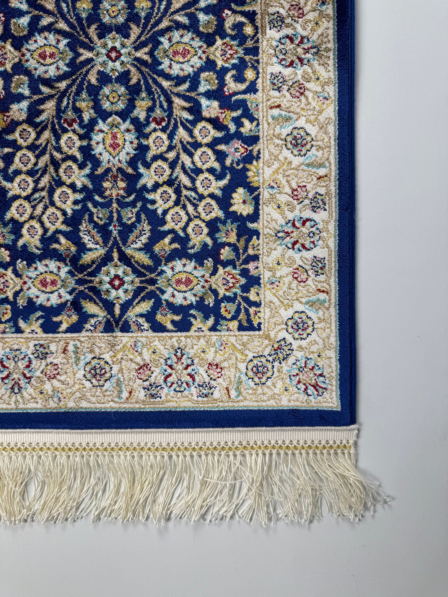 Silken Echo İpeksi Dokuma Halı – Lacivert Zeminli Klasik Çiçek Motifli Halı (0.40 x 0.60 m) | SE-0045