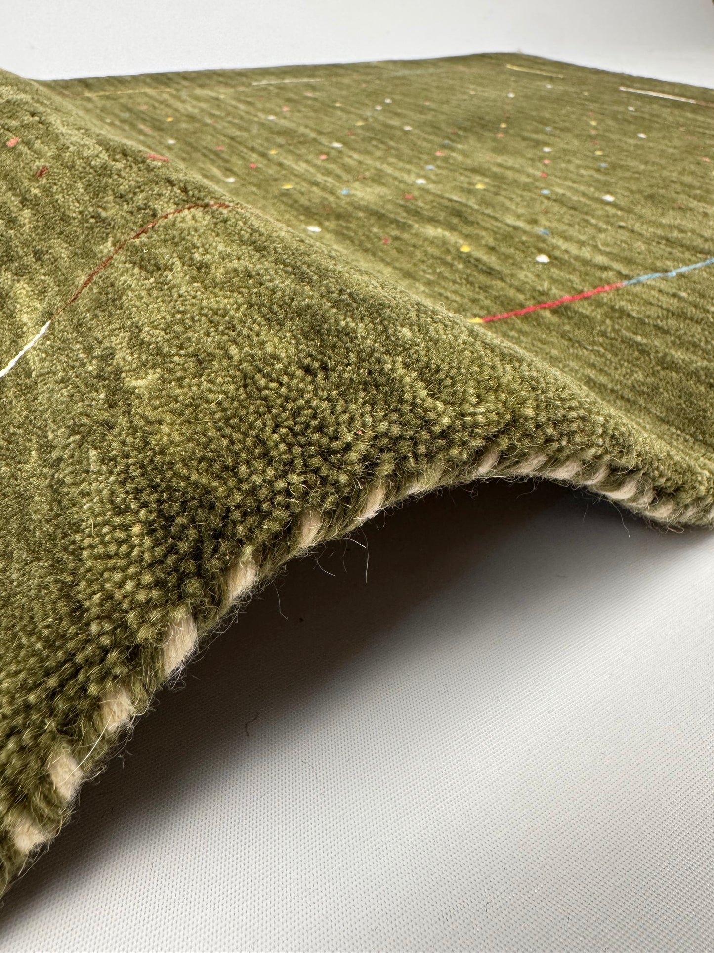 Color Loom El Dokuma Halı CL-0009 | Yeşil Minimalist El Yapımı Türk Halısı, Modern Vintage Dekoratif Kilim