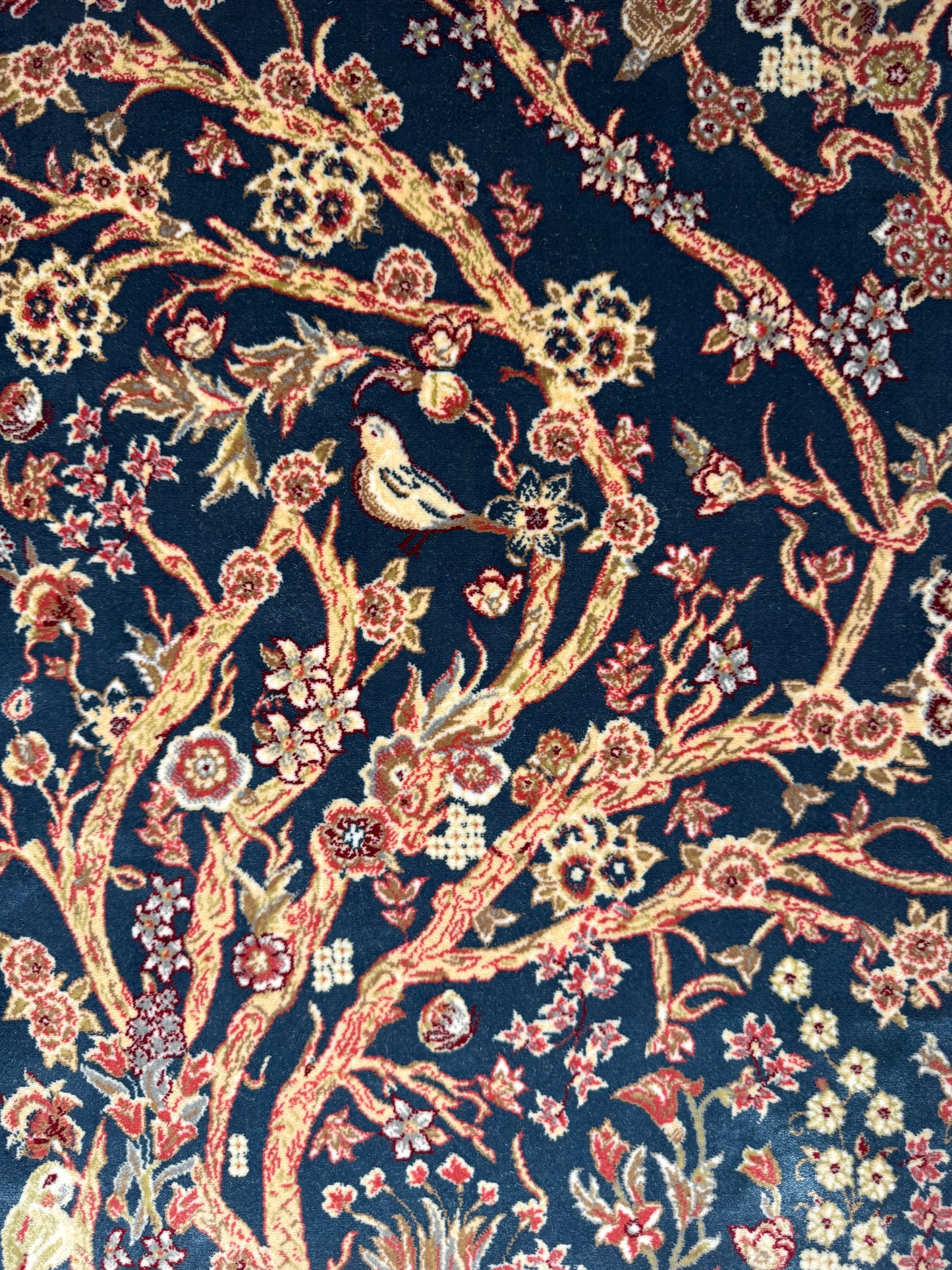Silken Echo Halı – Lacivert Krem İpeksi Dokulu Kuş ve Çiçek Desenli Klasik Dekoratif Halı (0.80 x 1.25 m) | SE-0054