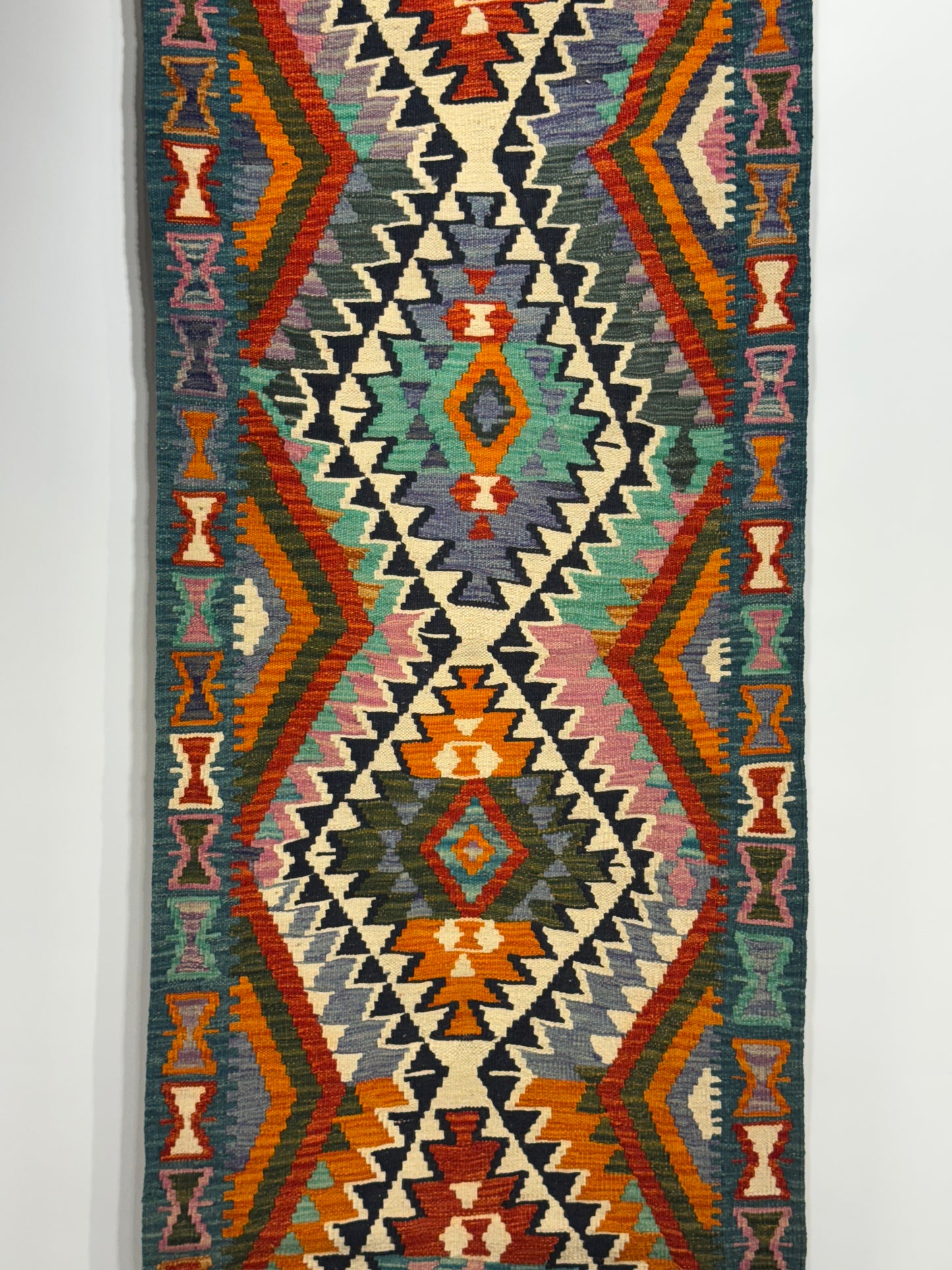 Nomad Glow El Dokuma Kilim – Canlı Geometrik ve Etnik Desenli Otantik Kilim (0.82 x 2.81 m) | NG-0027